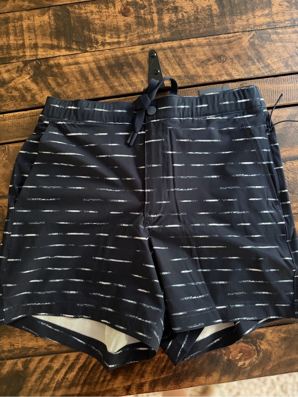 VRST Men’s 5” Resort Shorts Small Navy Sand Washed Stripe Slim Fit NWT - Picture 1 of 6